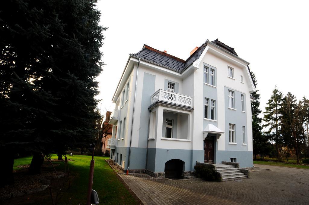 Villa Cervi Cieplice Jelenia Gora Exterior photo